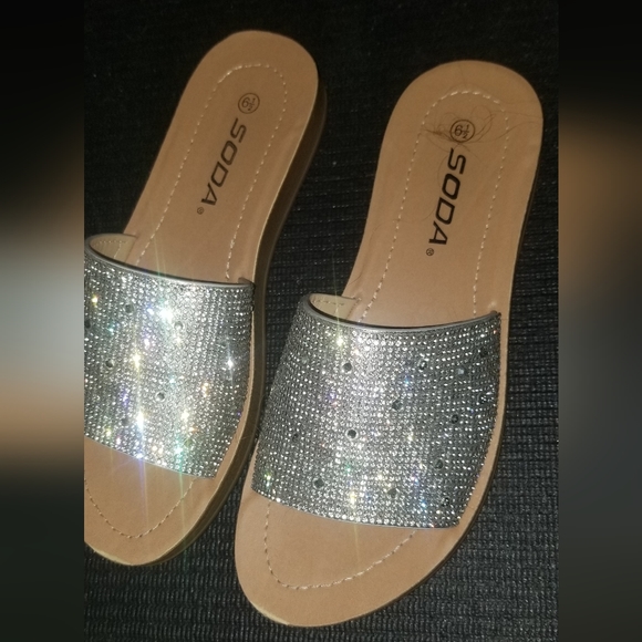 Soda jeweled sandle size 6 1/2 - Picture 1 of 4